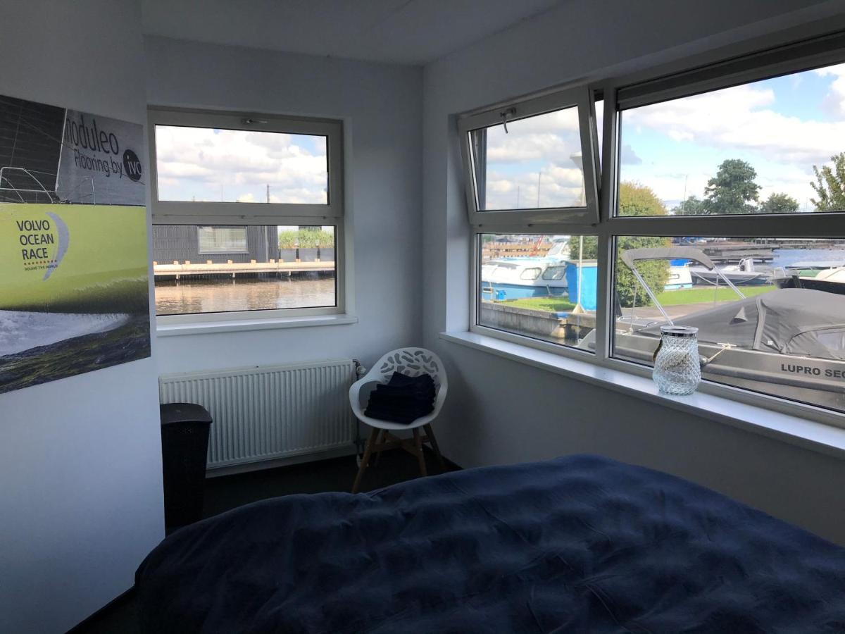 Holiday home The Boathouse With Boat Aalsmeer