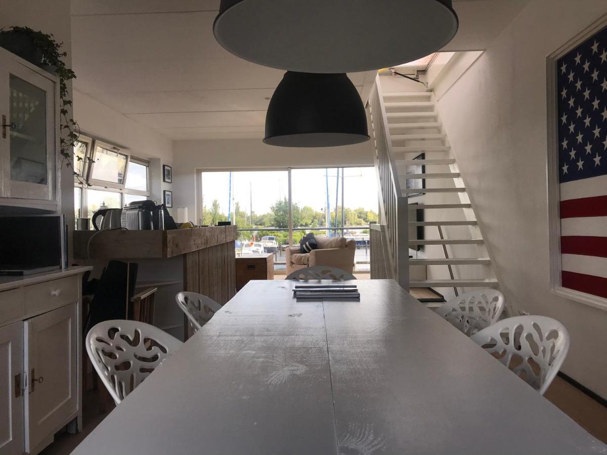 The Boathouse With Boat Aalsmeer