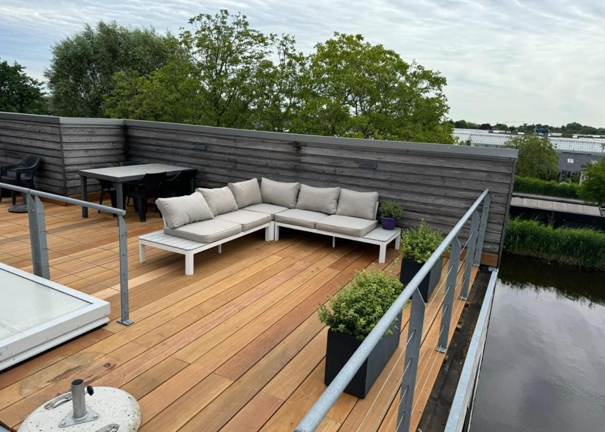 The Boathouse With Boat Holiday home Aalsmeer