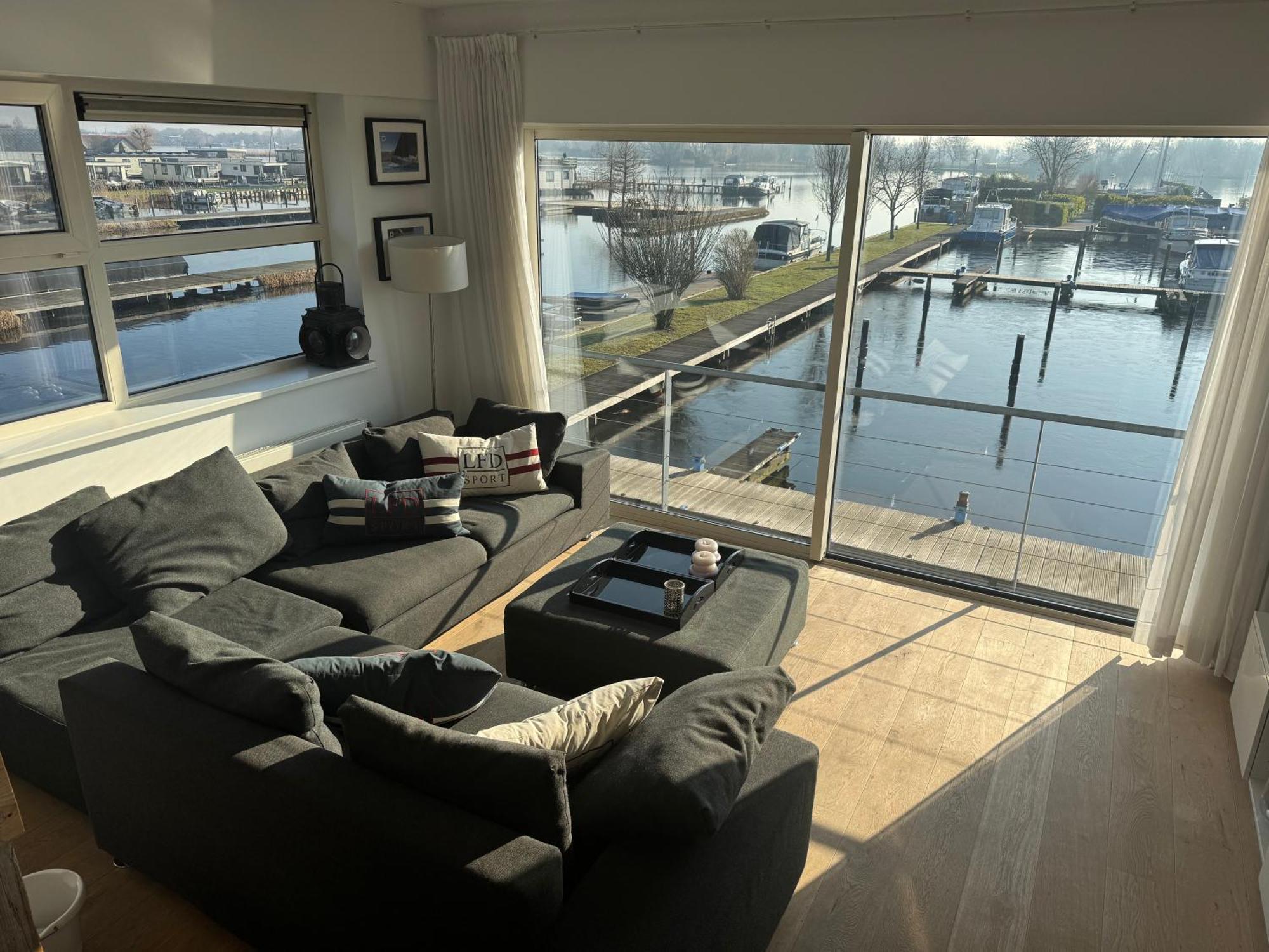 Holiday home The Boathouse With Boat Aalsmeer